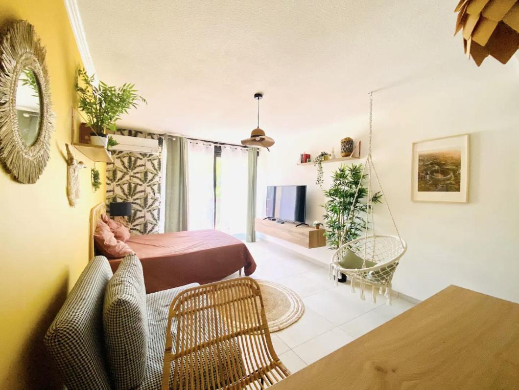 Studio Terrasse & Parking Gratuit En Residence นีมส์ ภายนอก รูปภาพ