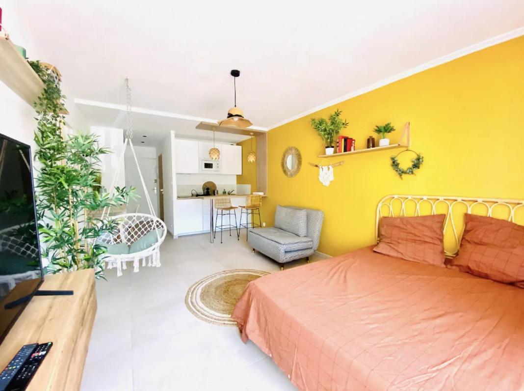 Studio Terrasse & Parking Gratuit En Residence นีมส์ ภายนอก รูปภาพ